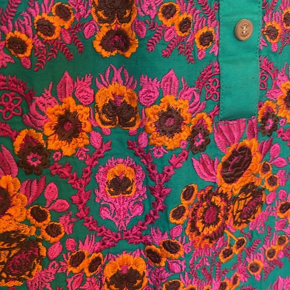 Khaadi Pakistani Indian embroidered kurta. - Picture 3 of 9